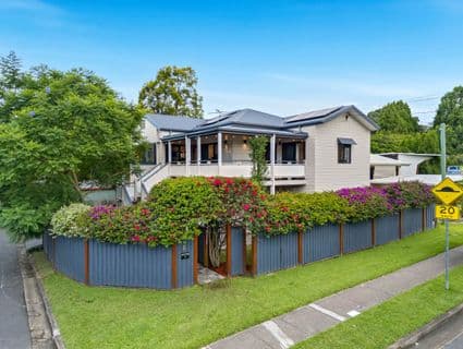 6 Morcom Avenue, Corinda - Image 1