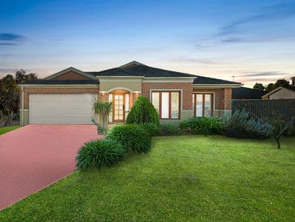 4 Bold Mews, Manor Lakes - Image 1