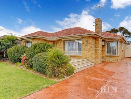 8 Barunah Street, Hadfield - Image 1