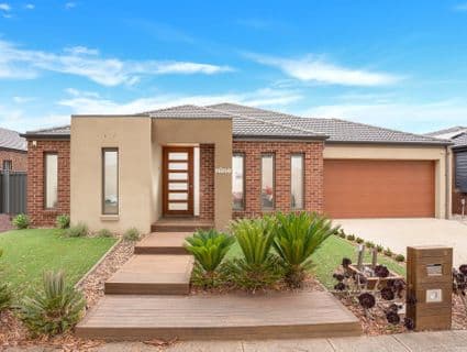 9 Heathcote Road, Manor Lakes - Image 1