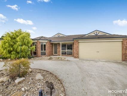 18 Middleham Close, Cranbourne West - Image 1