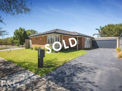 18 Stirling Avenue, Cranbourne North - Image 1