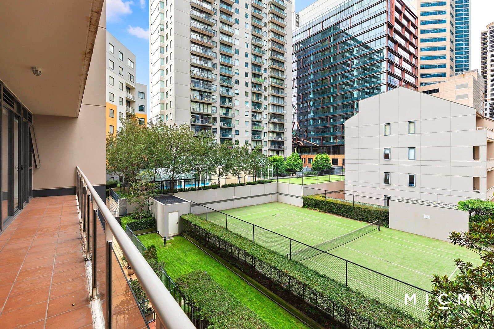 35/33 La Trobe Street, Melbourne - Image 1