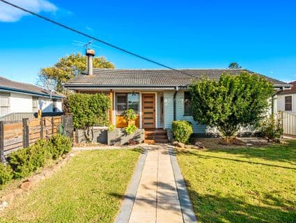 4 Beach Street, Swansea - Image 1