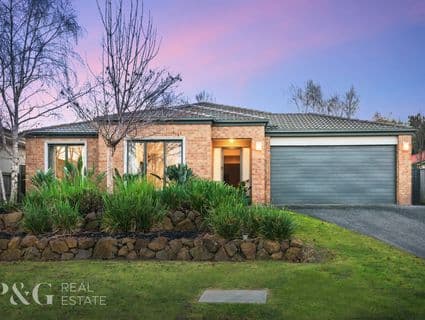 10 Bordeaux Grove, Narre Warren South - Image 1