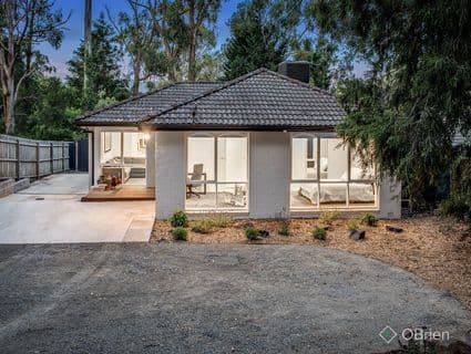 16 Heath Road, Belgrave Heights - Image 1