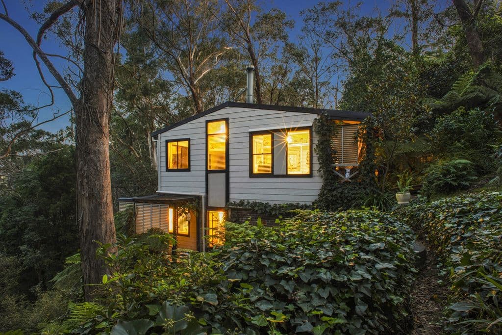 87 Henderson Road, Wentworth Falls - Image 1