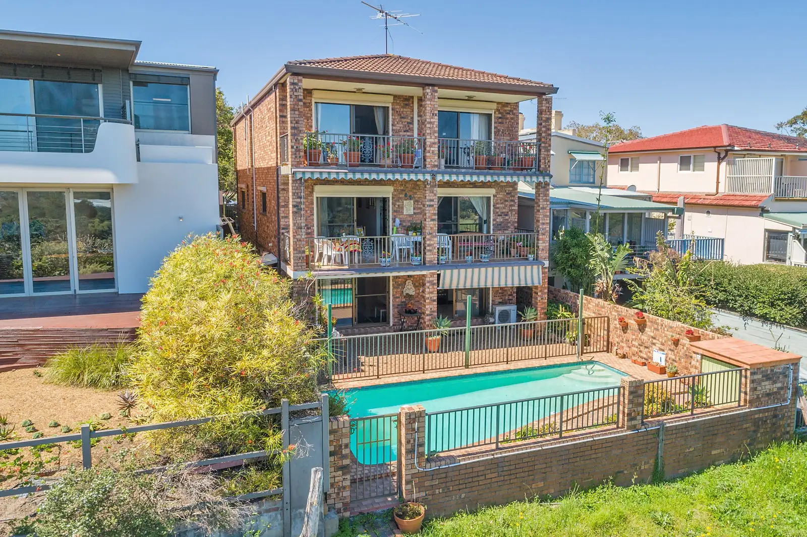 27 Henry Street, Queens Park, Queens Park - Image 1