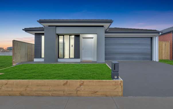 27 Winfred Drive, Mambourin, VIC, Mambourin - Image 1