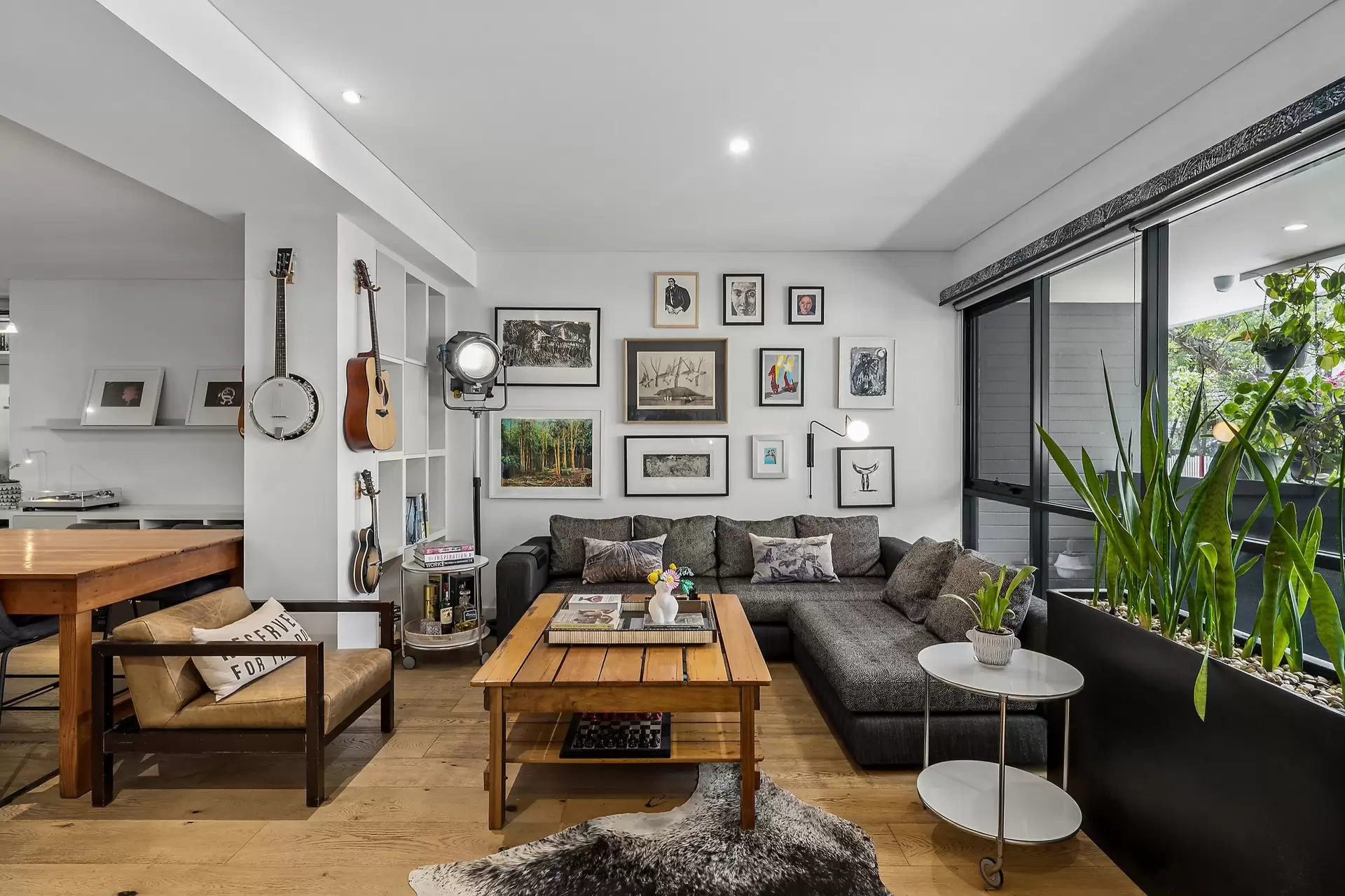 2/17-23 Myrtle Street, North Sydney, North Sydney - Image 1