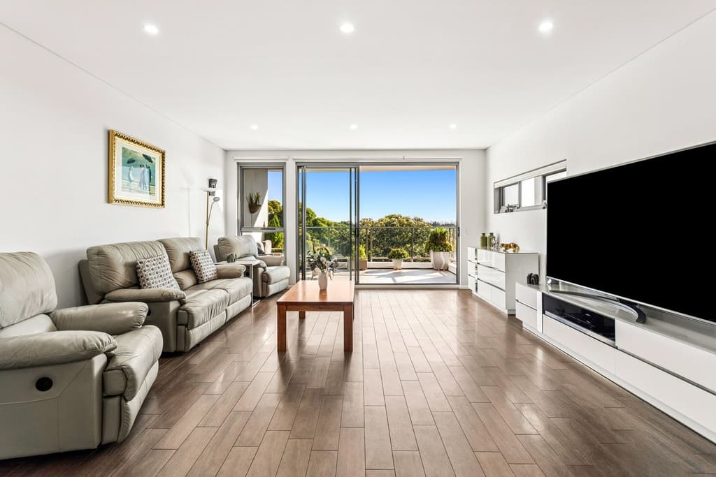 402/104A Bay Street, Pagewood - Image 1