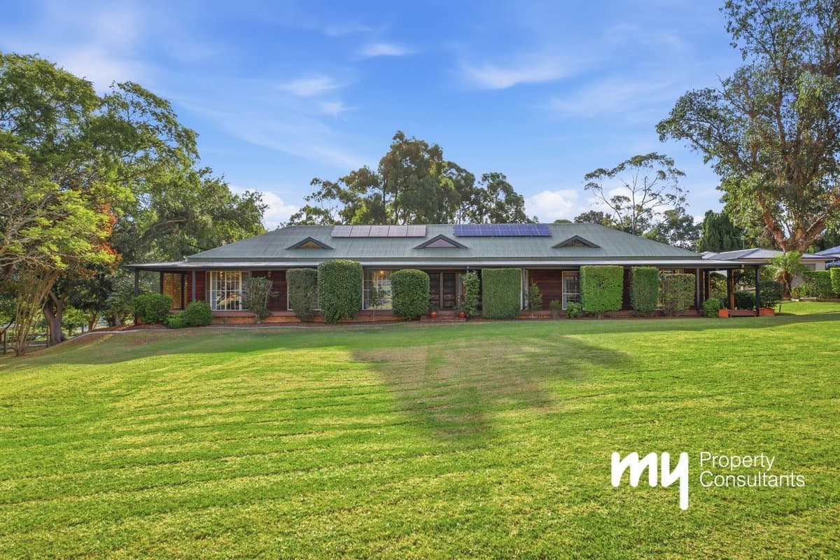 162-164 The Old Oaks Road, Grasmere - Image 1