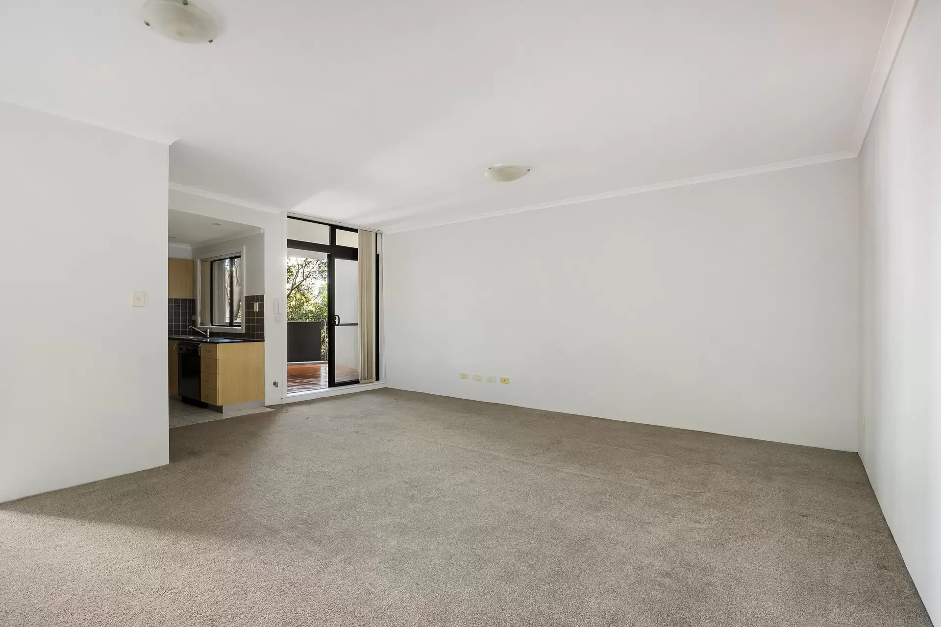 18/3-13 Erskineville Road, Newtown - Image 1