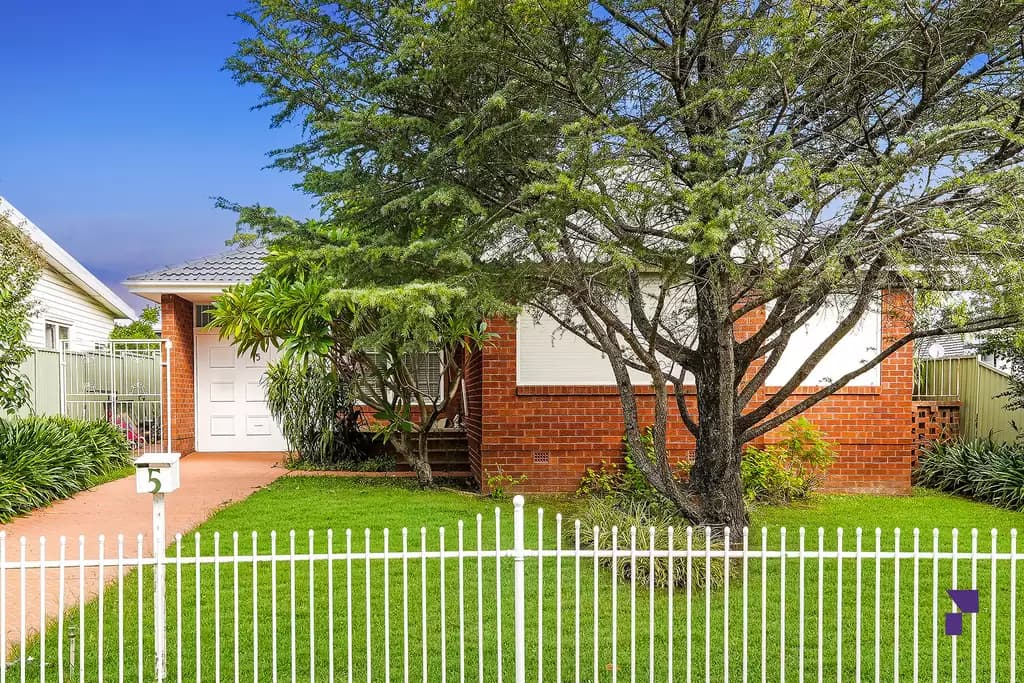 5 Hervey Street, Georges Hall - Image 1