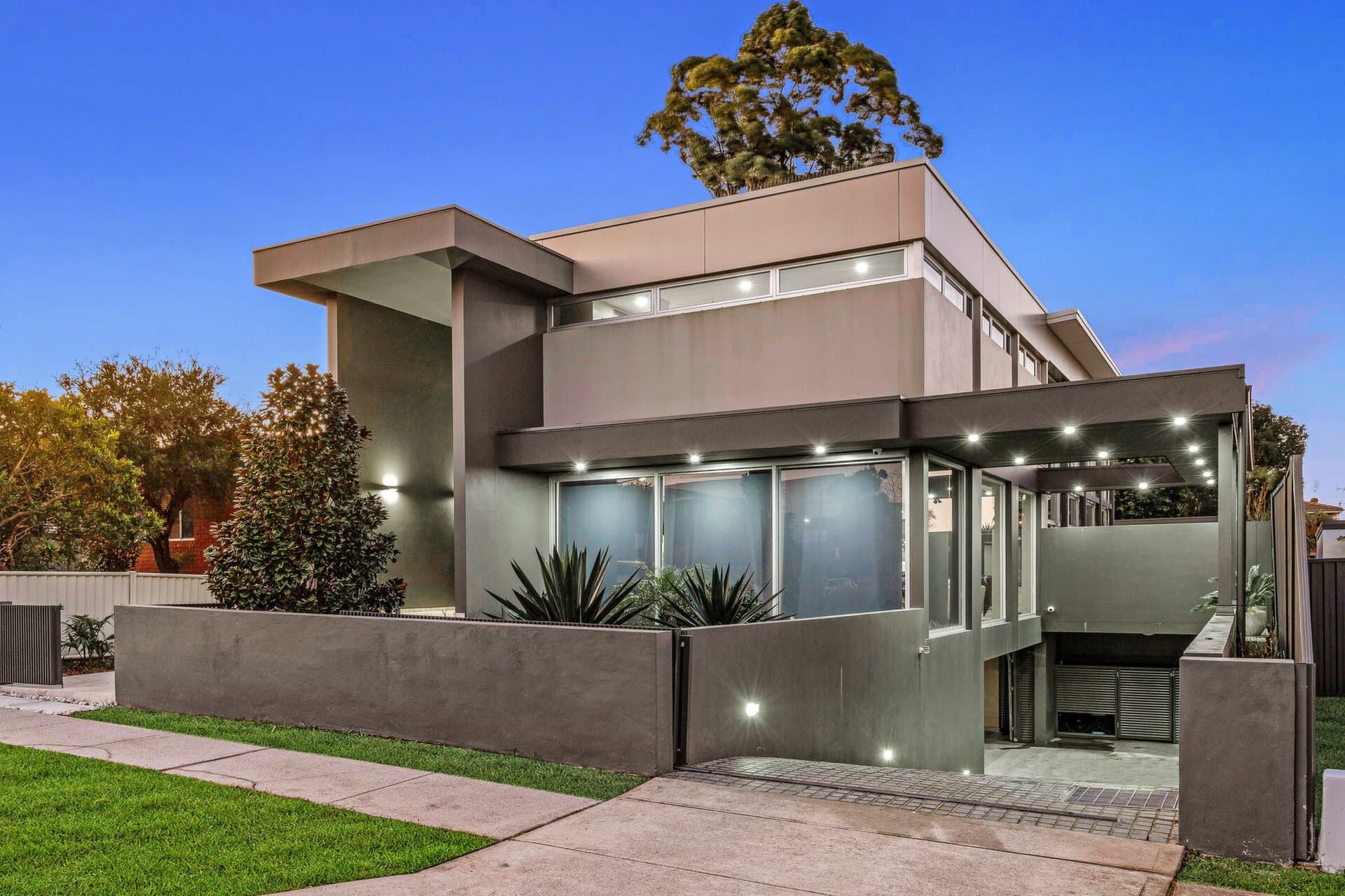 29 Shellcote Road, Greenacre - Image 1