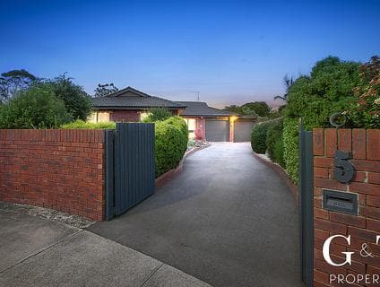 5 Saxonwood Court, Frankston - Image 1