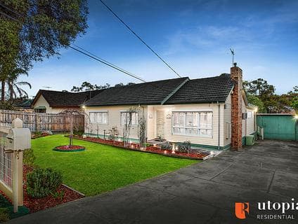10 Yvonne Avenue, Croydon South - Image 1
