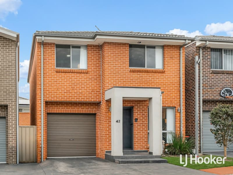 42 Ludhiana Glade, Schofields, Schofields - Image 1