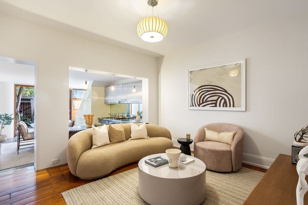 13 Buckland Street, Alexandria - Image 1