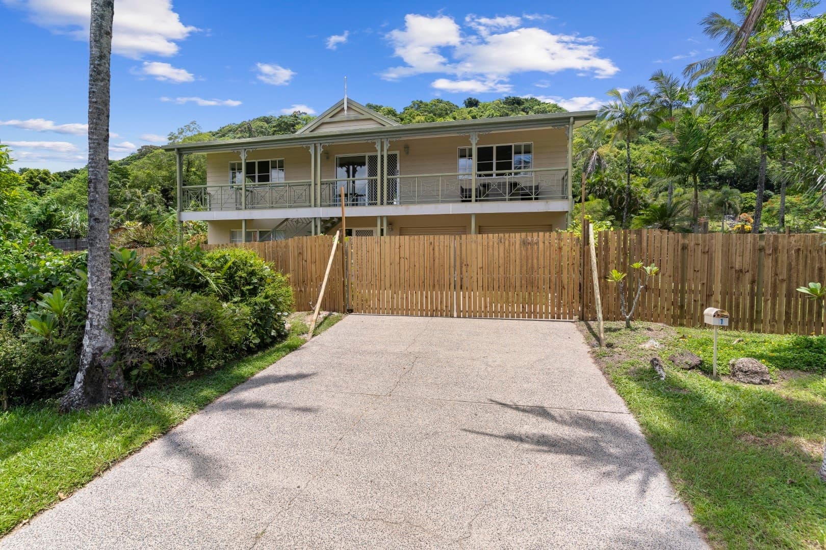 1 McCarthy Close, Brinsmead, Brinsmead - Image 1
