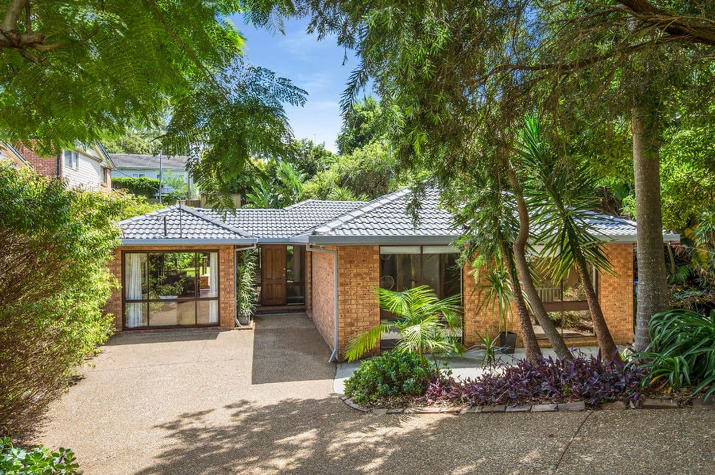 15 Como Road, Oyster Bay - Image 1