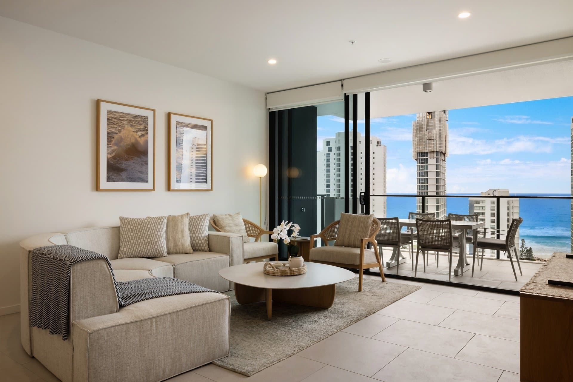 144/25 Woodroffe Avenue, Main Beach - Image 1
