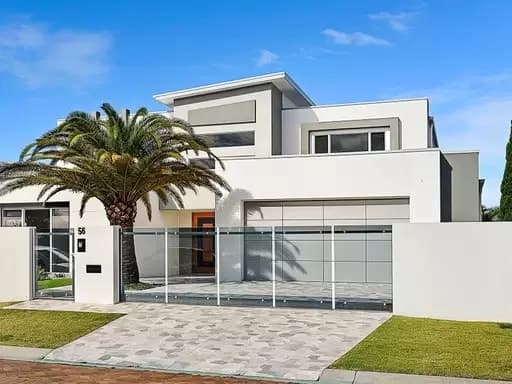 Sovereign Islands, Paradise Point - Image 1