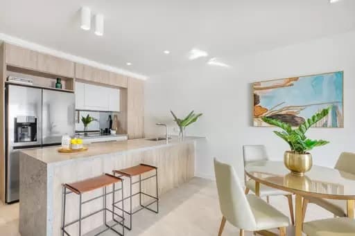 Broadbeach, Broadbeach - Image 1