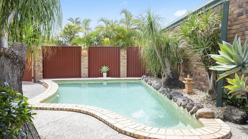 Robina, Robina - Image 1