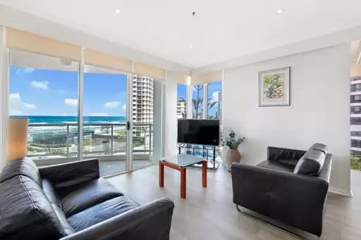 Main Beach, Main Beach - Image 1