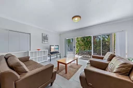 Cannonvale, Cannonvale - Image 1