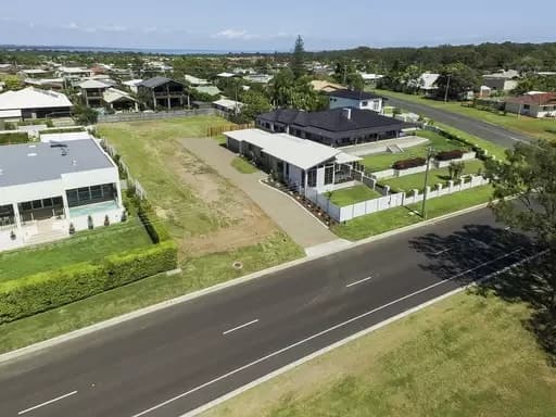 Point Vernon, Point Vernon - Image 1