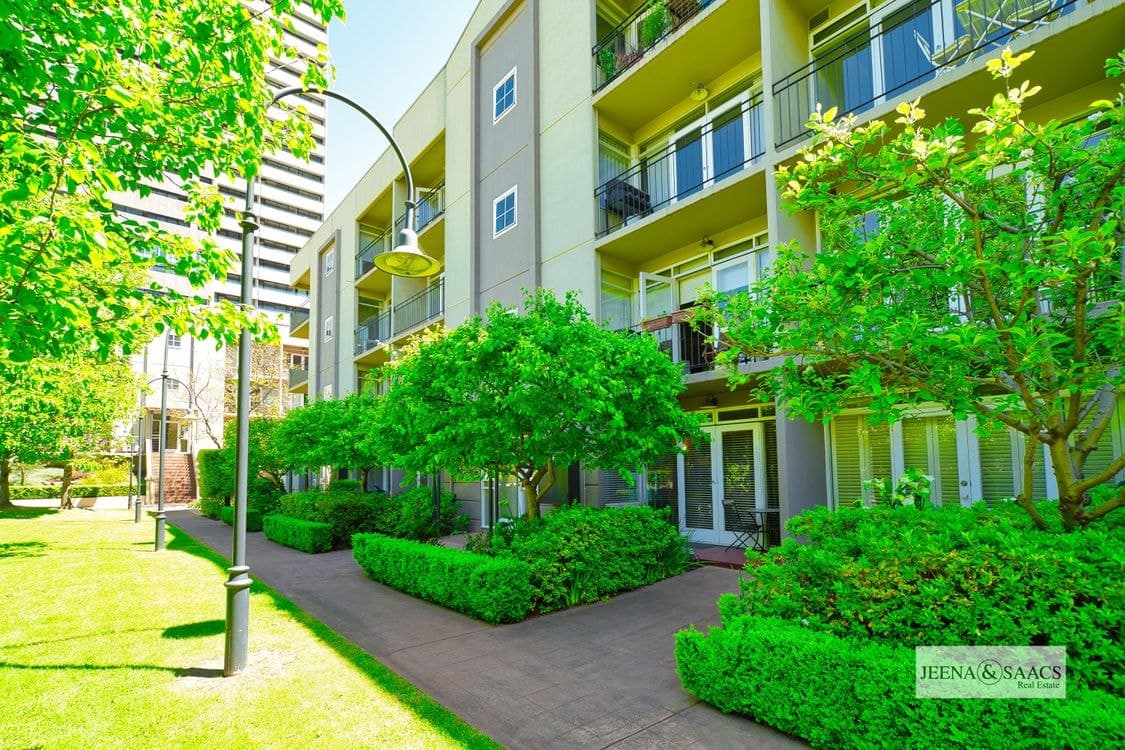 17/120 Sturt Street, Southbank - Image 1