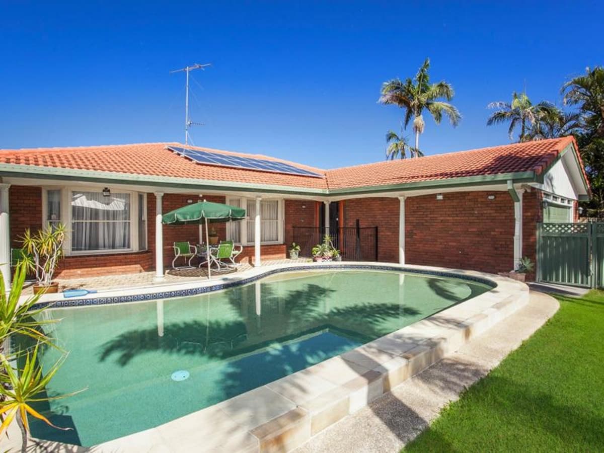 33 Sundowner Court, MERMAID WATERS, Mermaid Waters - Image 1