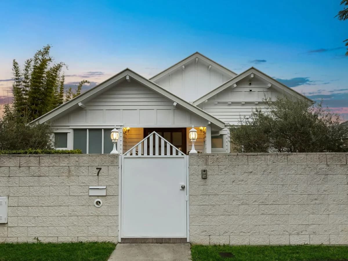 7 Llewellyn Street, NEW FARM, New Farm - Image 1
