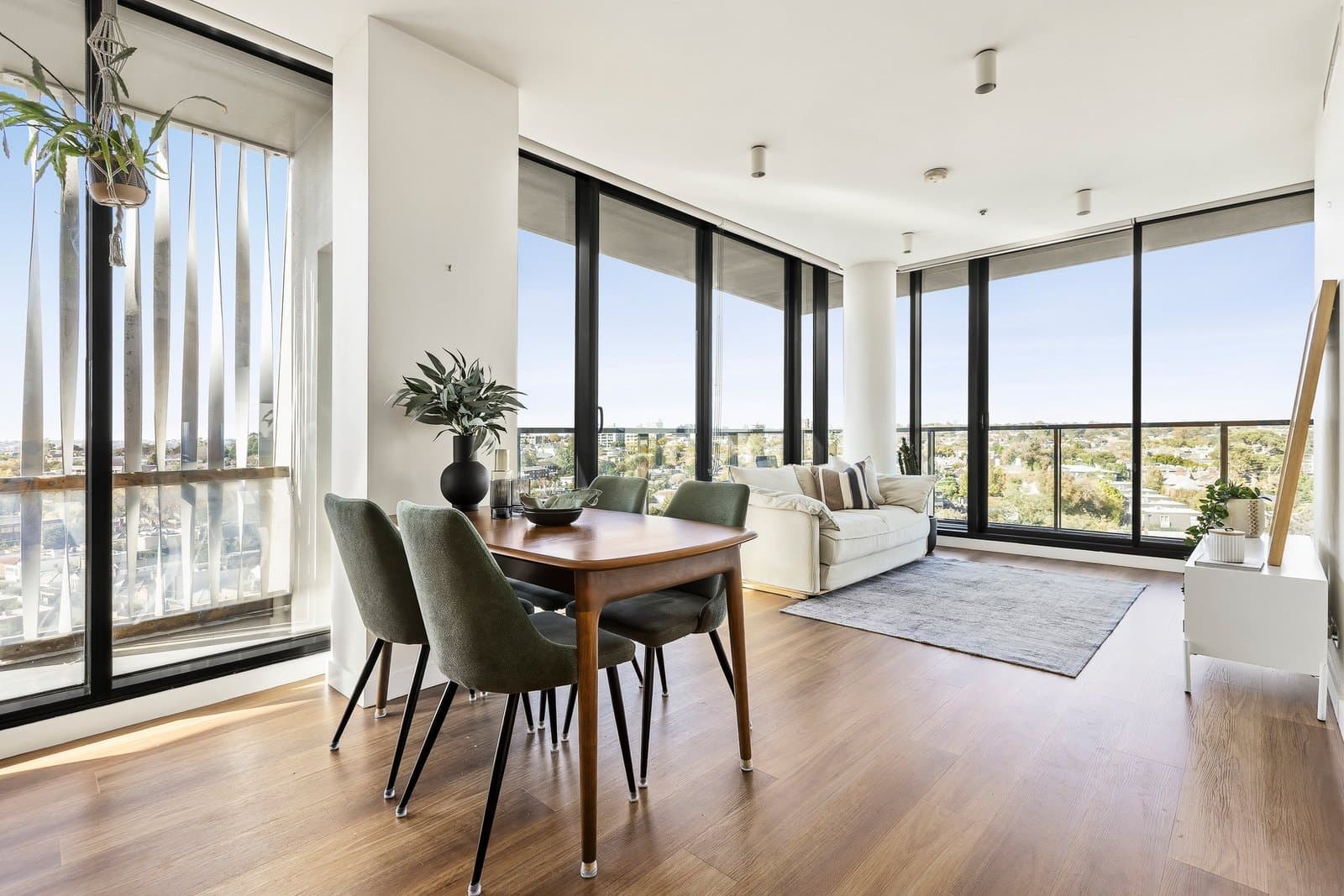 810/1 Clara Street, South Yarra - Image 1