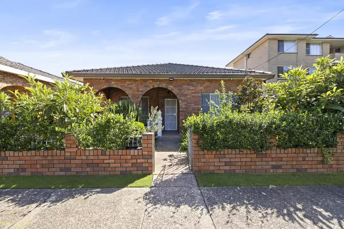 44 Minter Street, Canterbury - Image 1