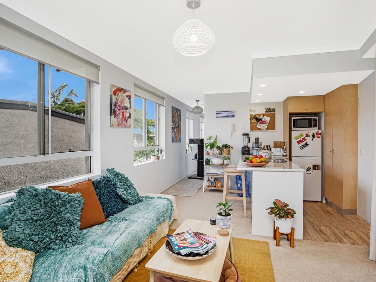 10/98-100 Petrel Avenue, Mermaid Beach, Mermaid Beach - Image 1