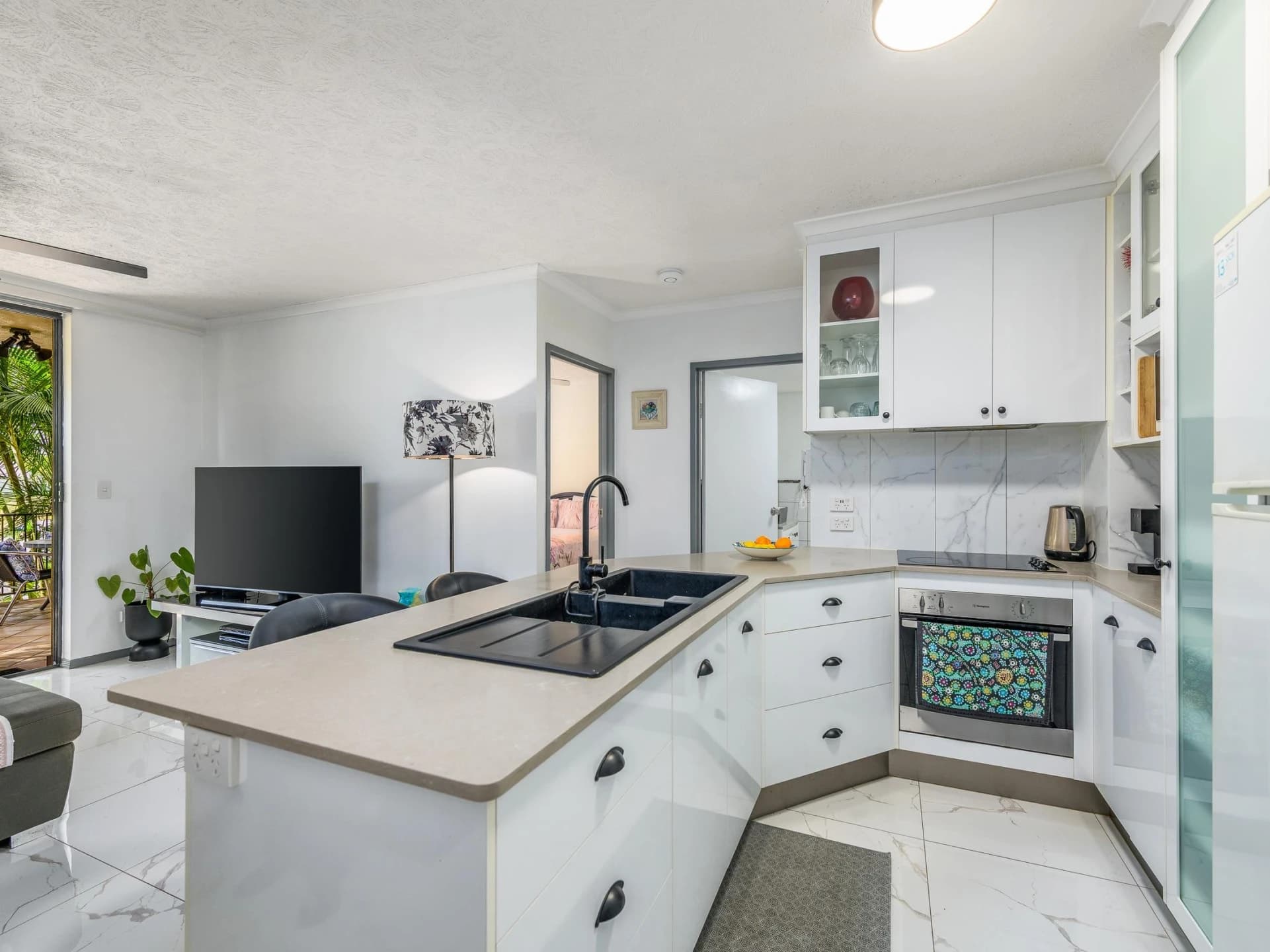 9 / 10-12 Bath Street, Labrador QLD 4215, Labrador - Image 1