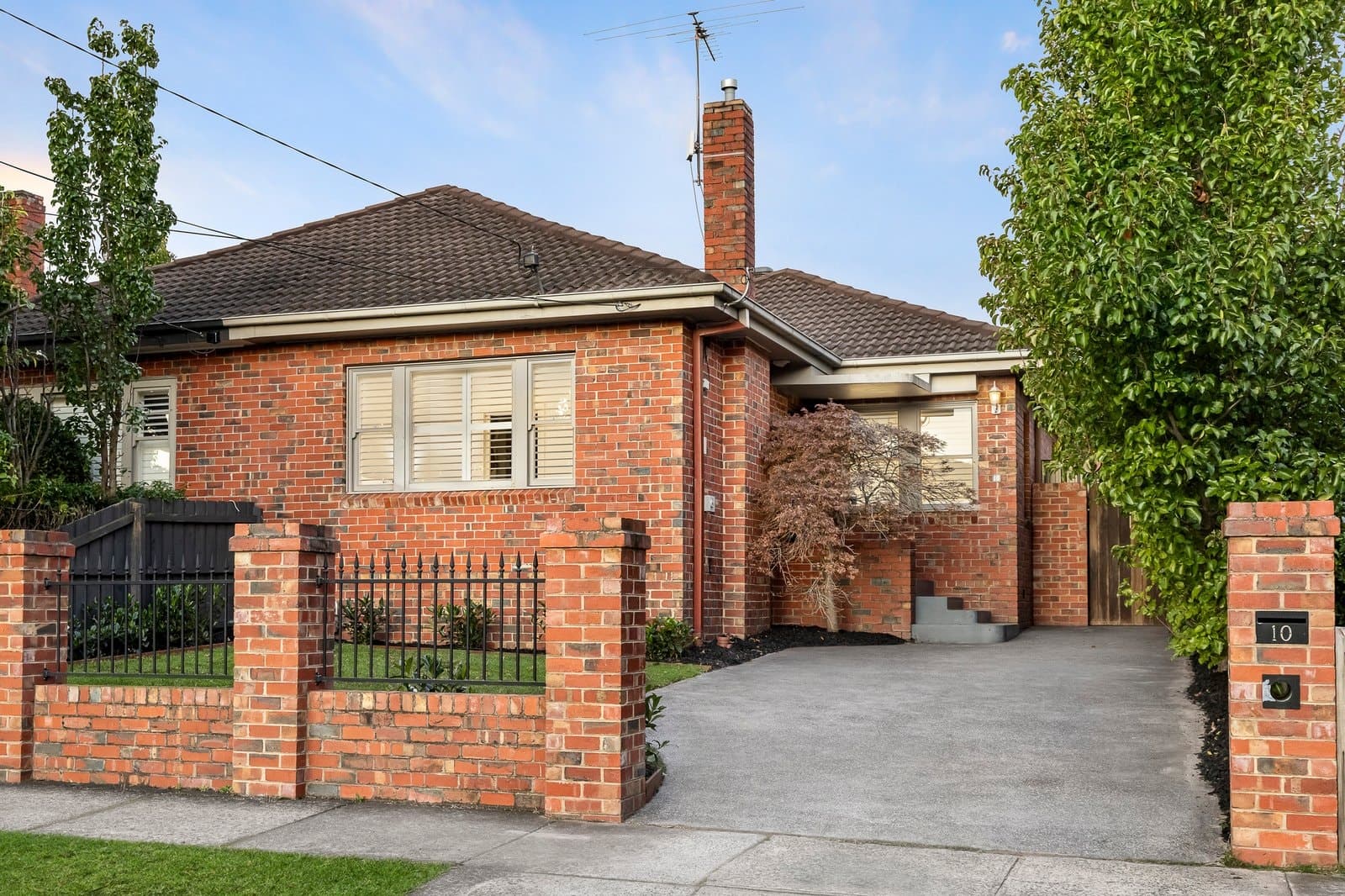 10 Chestnut Street, Surrey Hills - Image 1