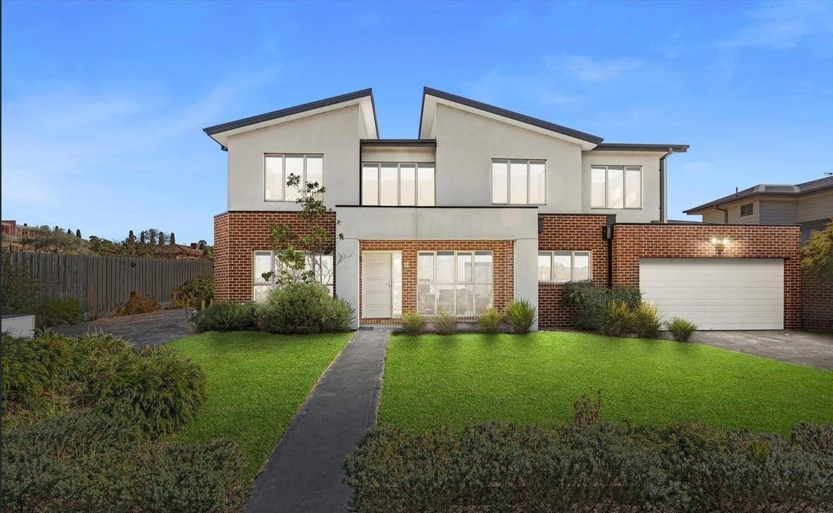 2/13 Gladstone Street, Lilydale - Image 1