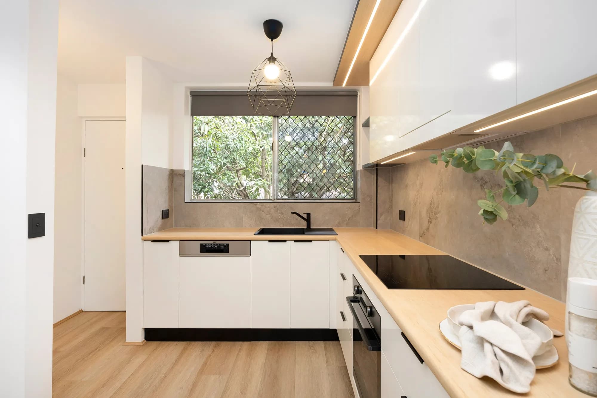 2/51 Gustavson Street Annerley QLD 4103, Annerley - Image 1