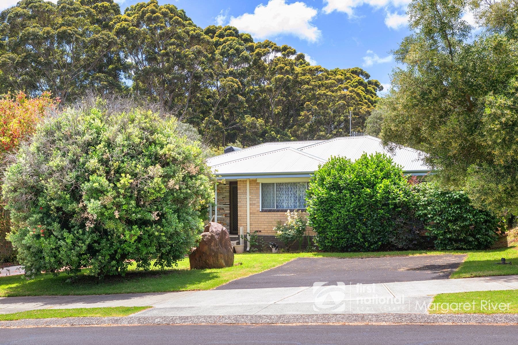 7 Le Souef St, Margaret River WA 6285, Margaret River - Image 1