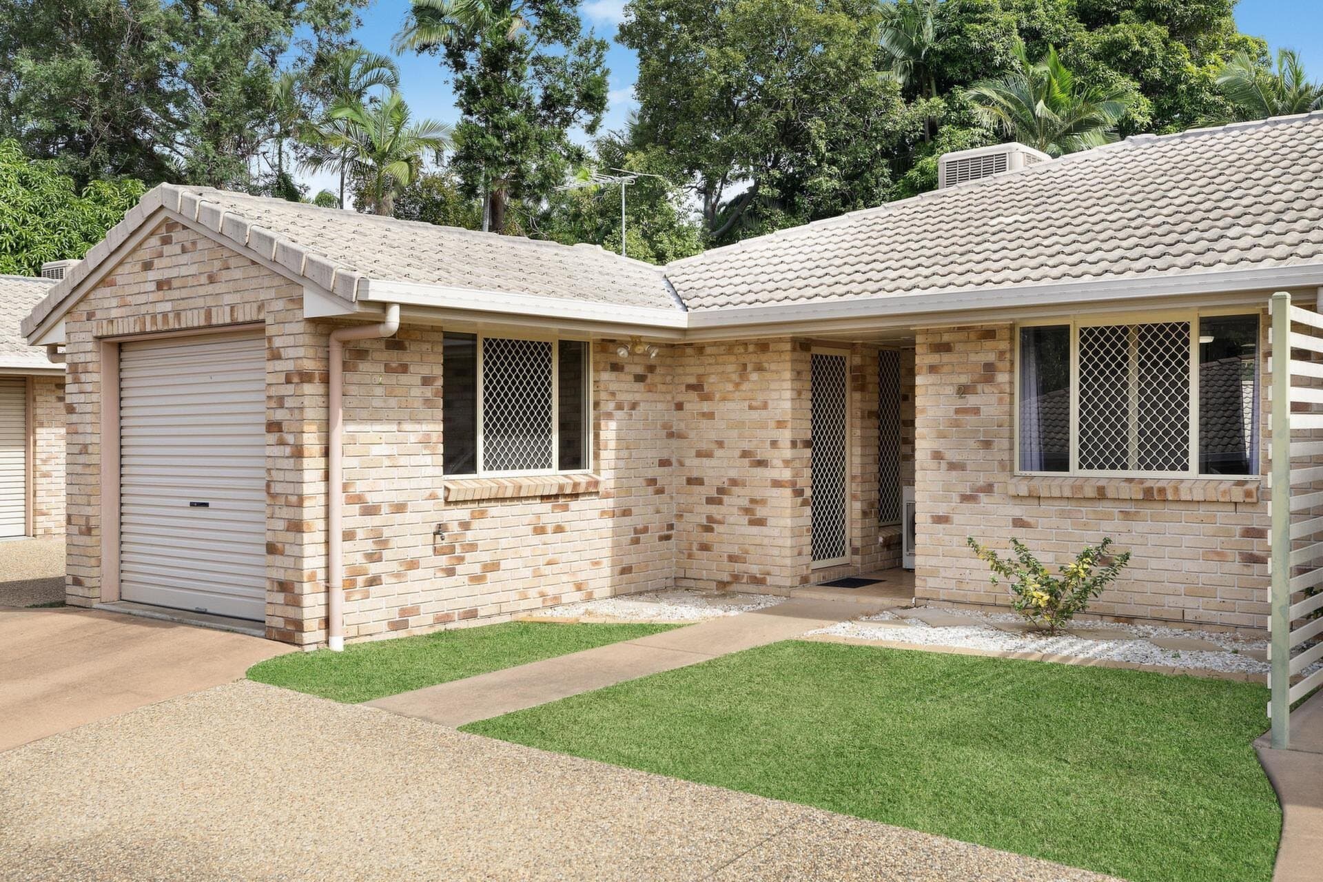 2/33 Oswald Street, Allenstown - Image 1