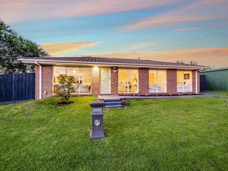 7 Dianne Court, Cranbourne North VIC, Cranbourne North - Image 1
