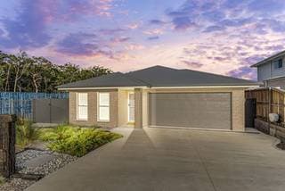 15 Bargan Parade, Crangan Bay - Image 1
