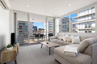 184/30 Gladstone Avenue, Wollongong - Image 1