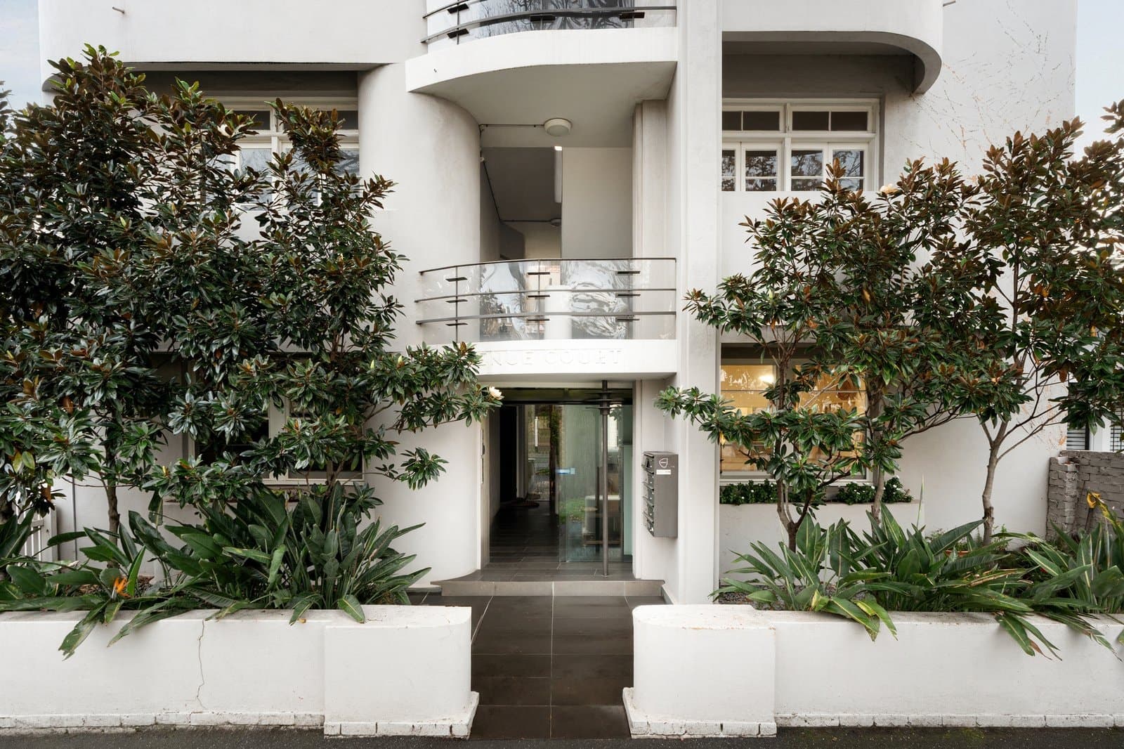 2/64 Victoria Avenue, Albert Park - Image 1