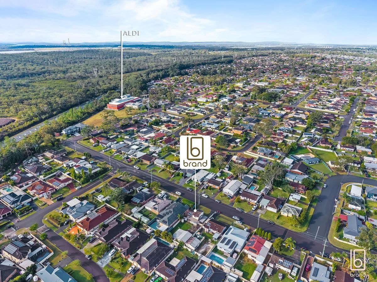 58 McKellar Boulevard, BLUE HAVEN, Blue Haven - Image 1