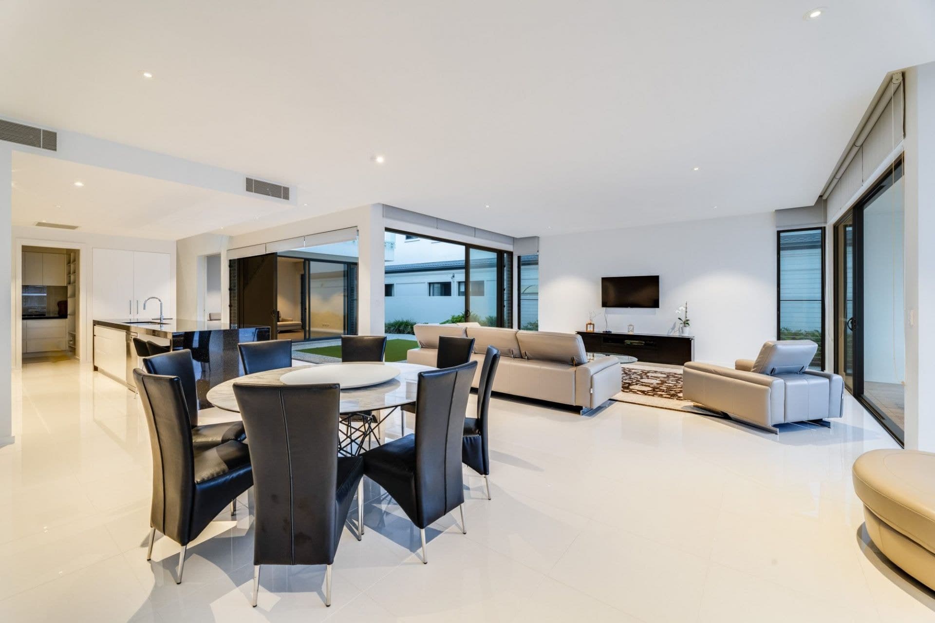 88 Amalfi Drive, Isle Of Capri - Image 1